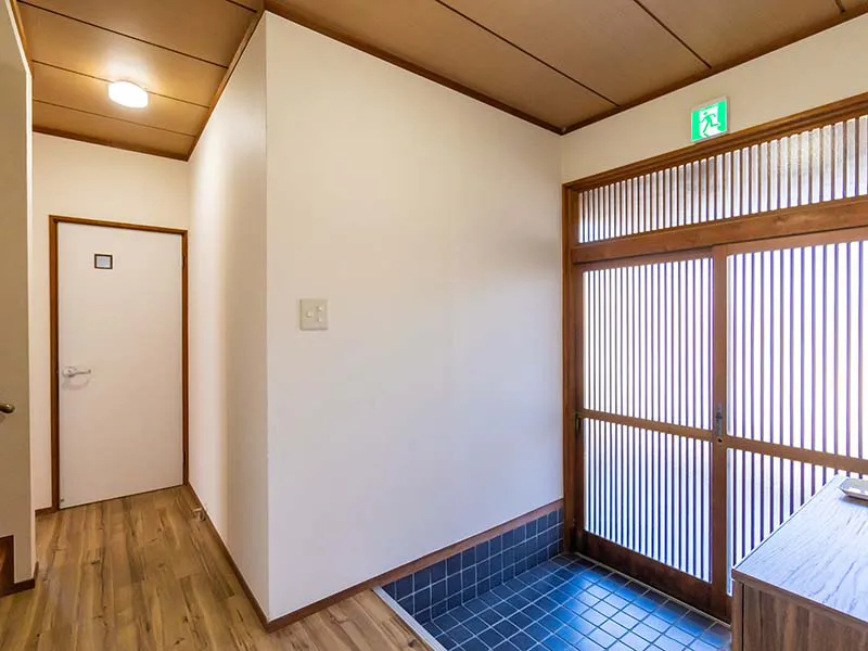 玄関を入ったすぐの風景